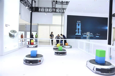 世界機器人大會亮點 | 探秘《北京新聞》亮相的物流機器人，解鎖北京智慧物流新圖景